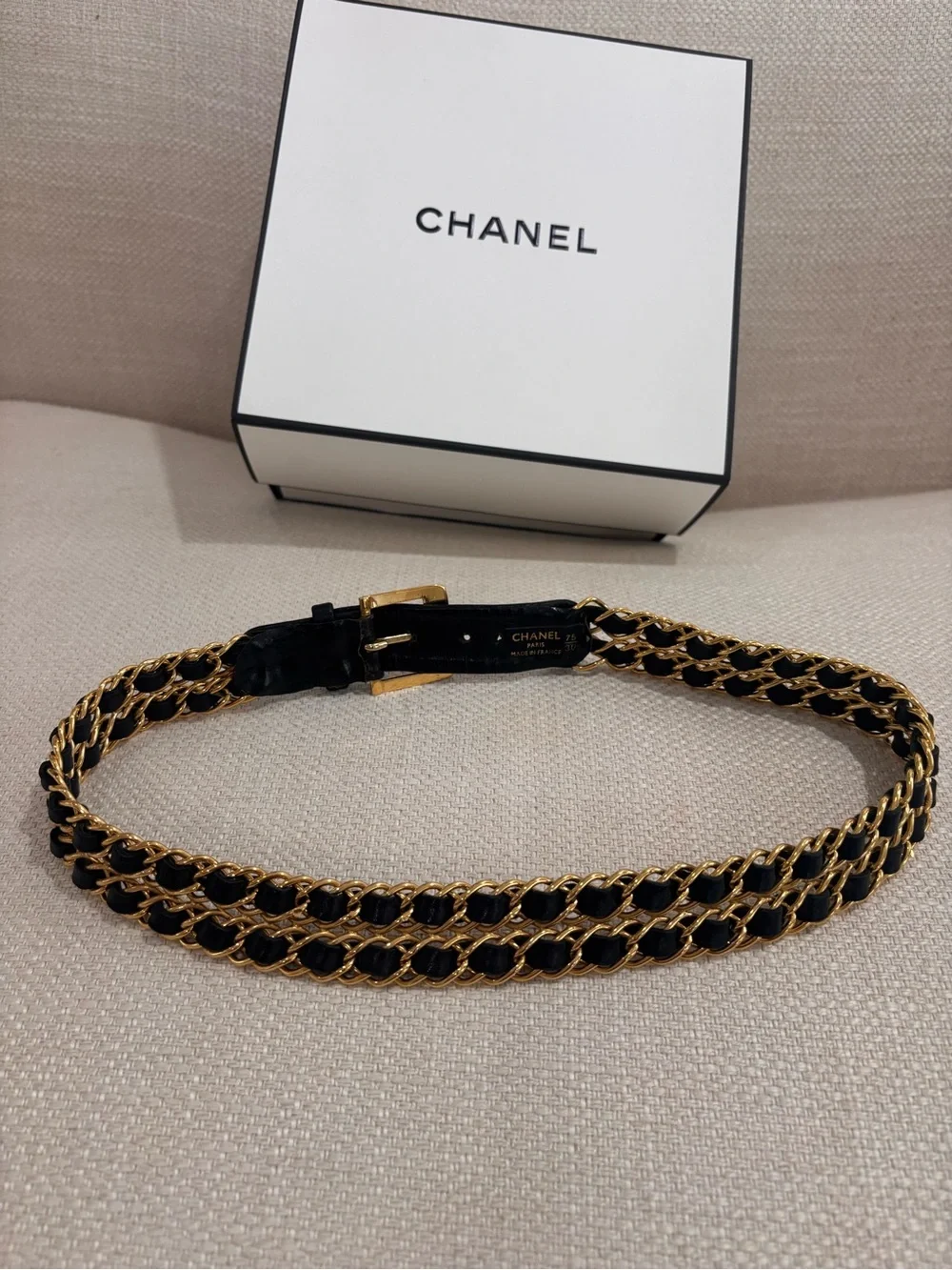 Authentic CHANEL chain link leather 75cm buckle belt